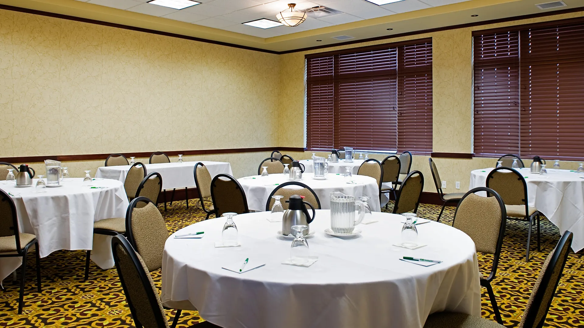 Holiday Inn Hotel & Suites-West Edmonton By Ihg 3*,
