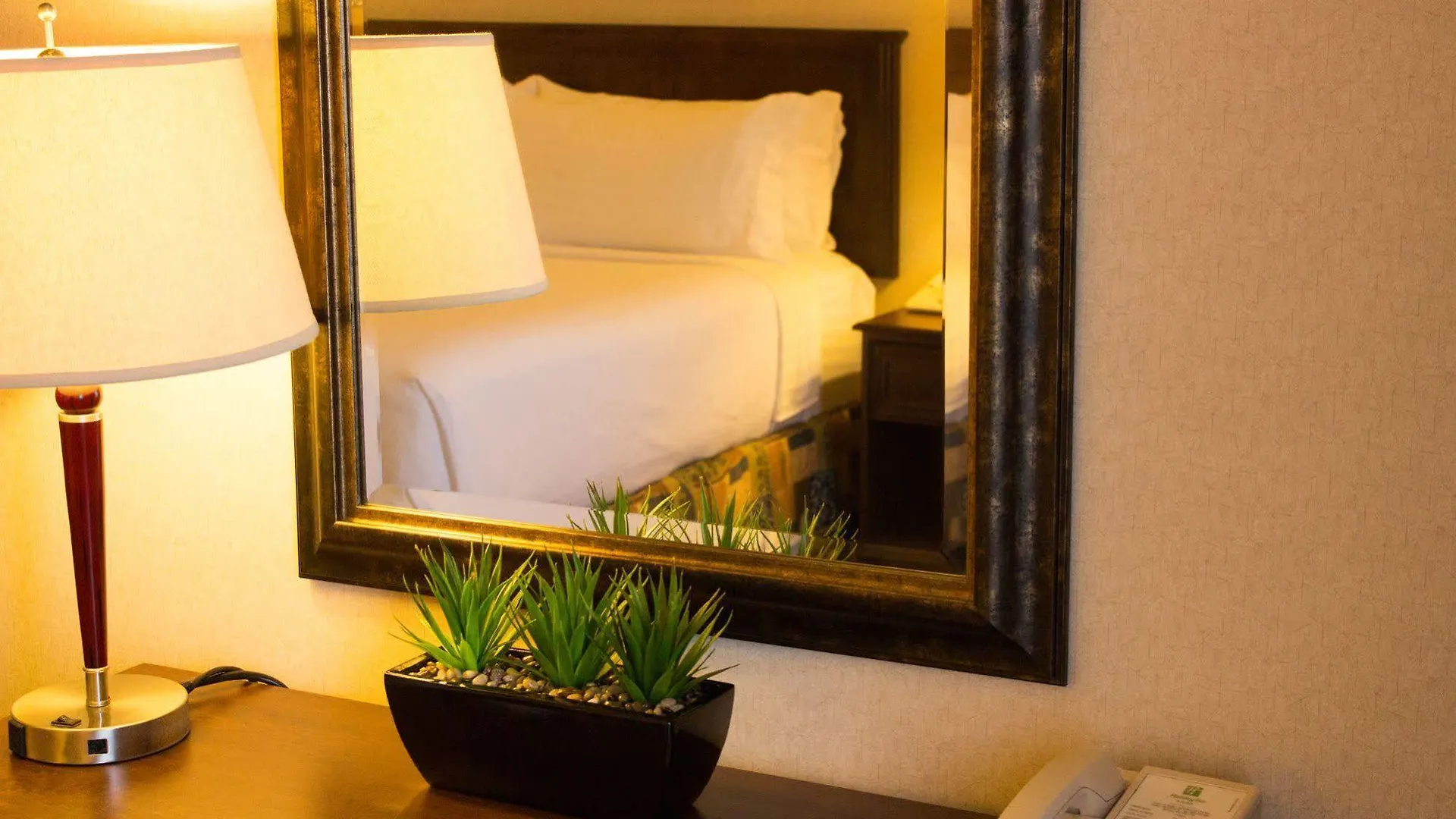 ***  Holiday Inn Hotel & Suites-West Edmonton By Ihg Canada